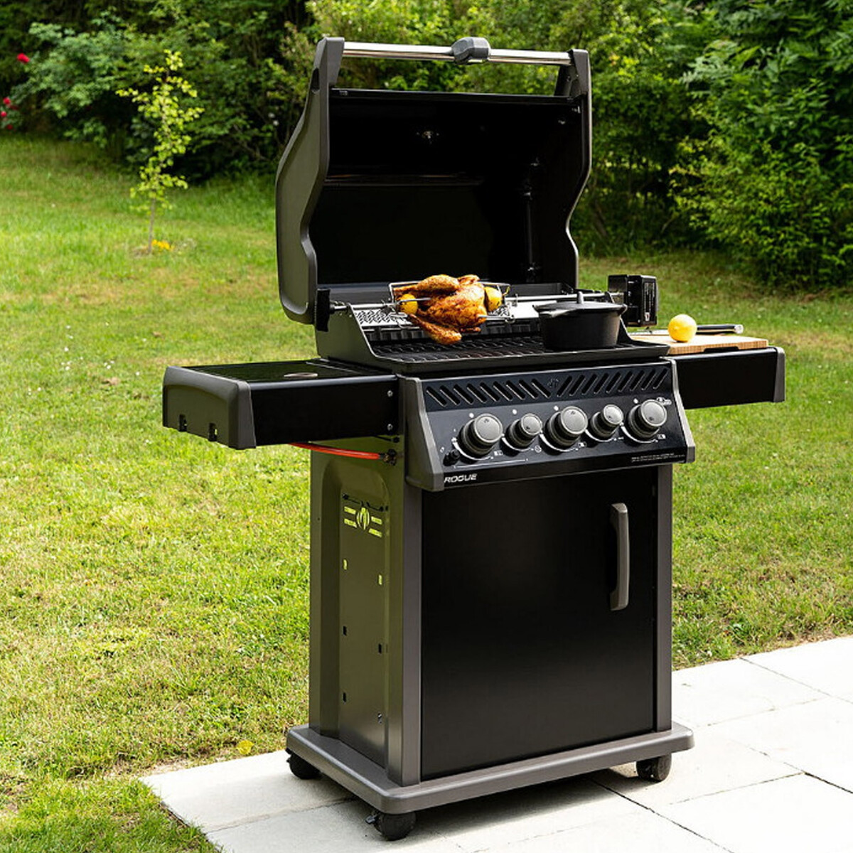 BARBECUE A GAS NAPOLEON ROGUE RB425SBPK