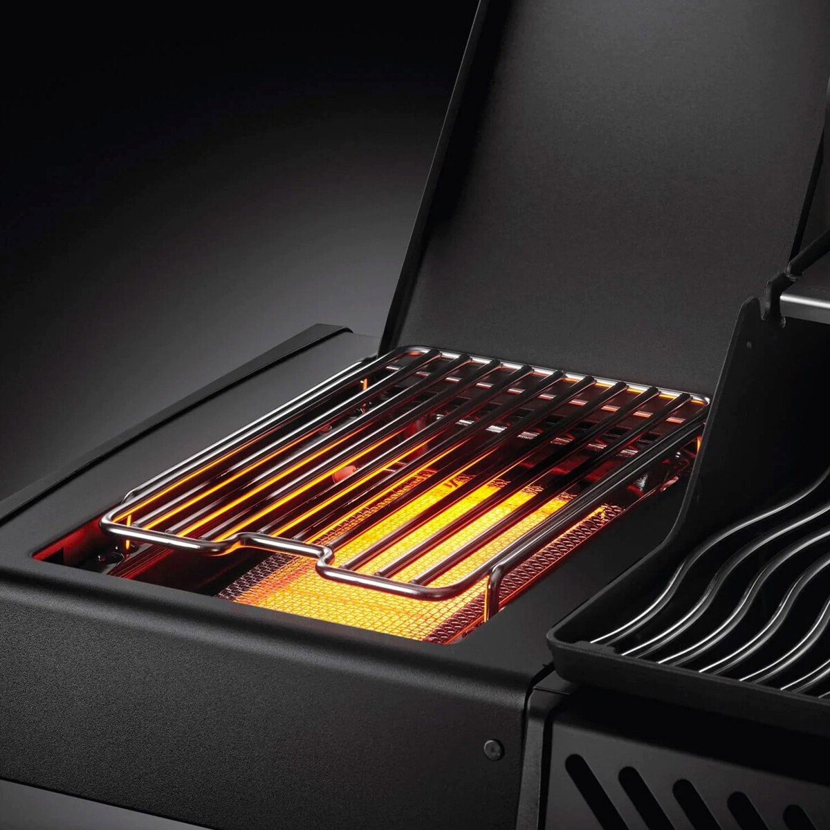 BARBECUE A GAS NAPOLEON ROGUE 425 PHANTOM