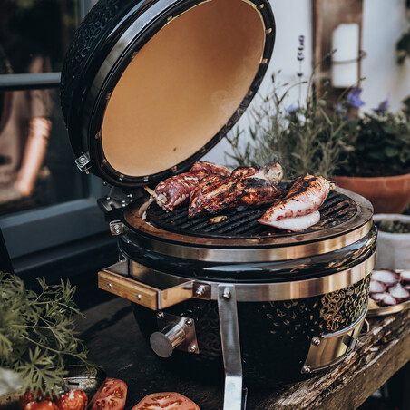 BARBECUE A CARBONE MONOLITH ICON NERO DA APPOGGIO Monolith Barbecue a carbone | Il Mondo Del Barbecue