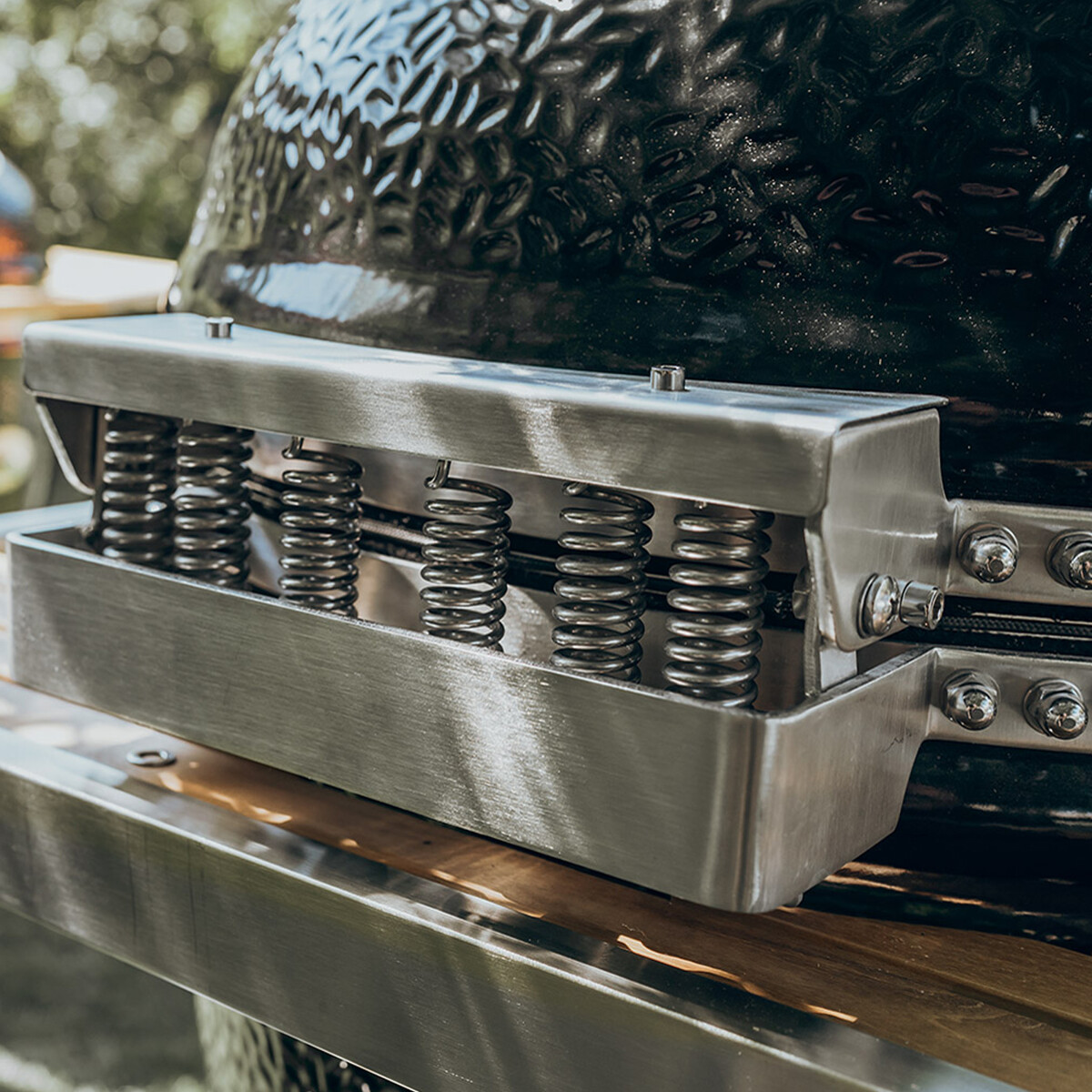 BARBECUE A CARBONE MONOLITH TWO 66 NERO DA APPOGGIO Monolith Barbecue a carbone | Il Mondo Del Barbecue