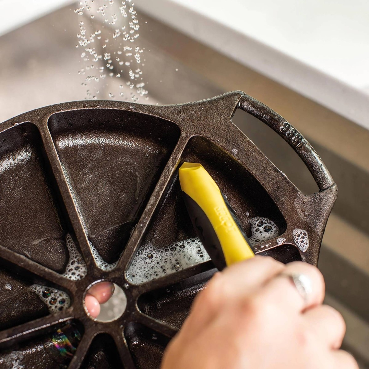 SPAZZOLA PER ANGOLI | Il Mondo Del Barbecue