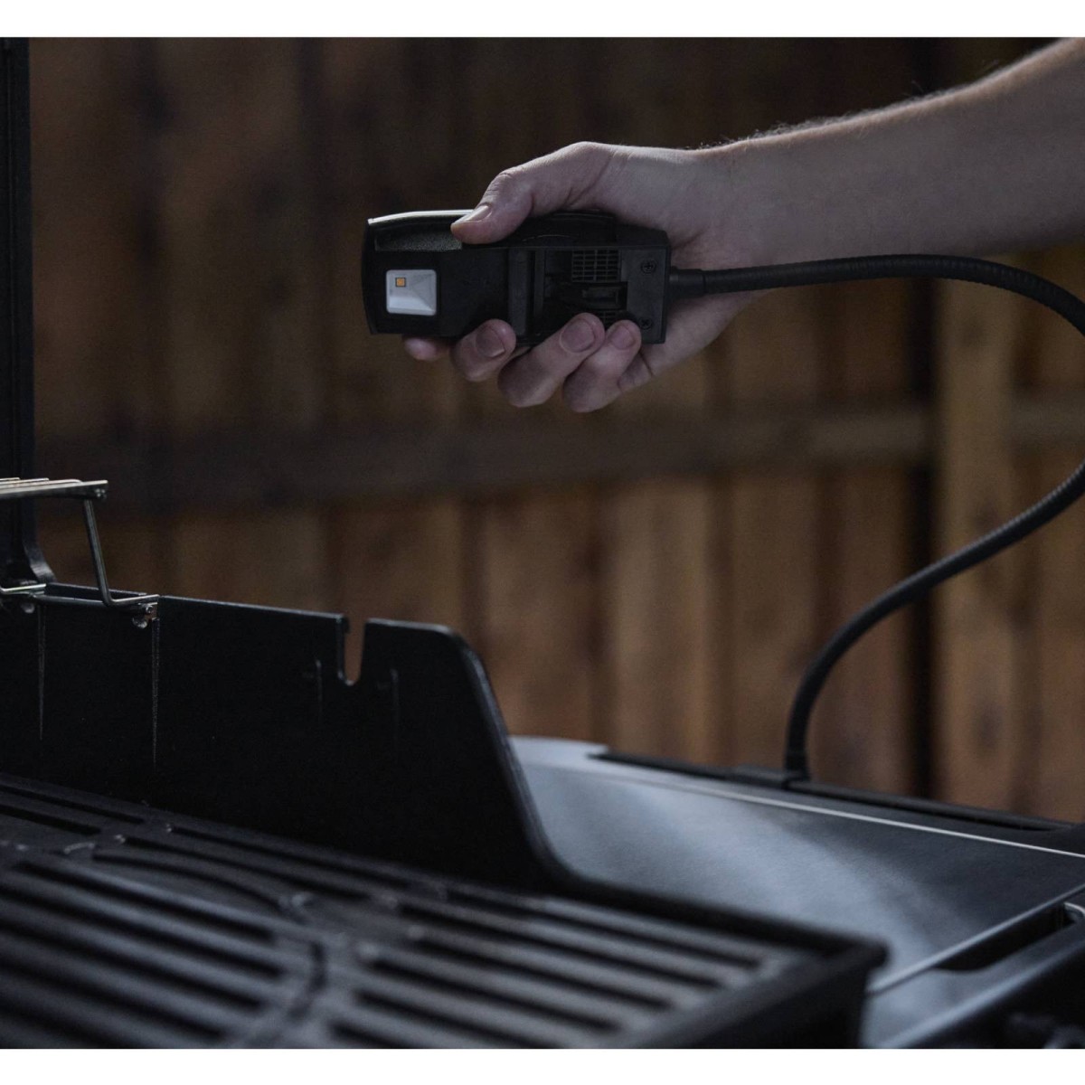 LAMPADA FLESSIBILE WEBER WORKS | Il Mondo del Barbecue