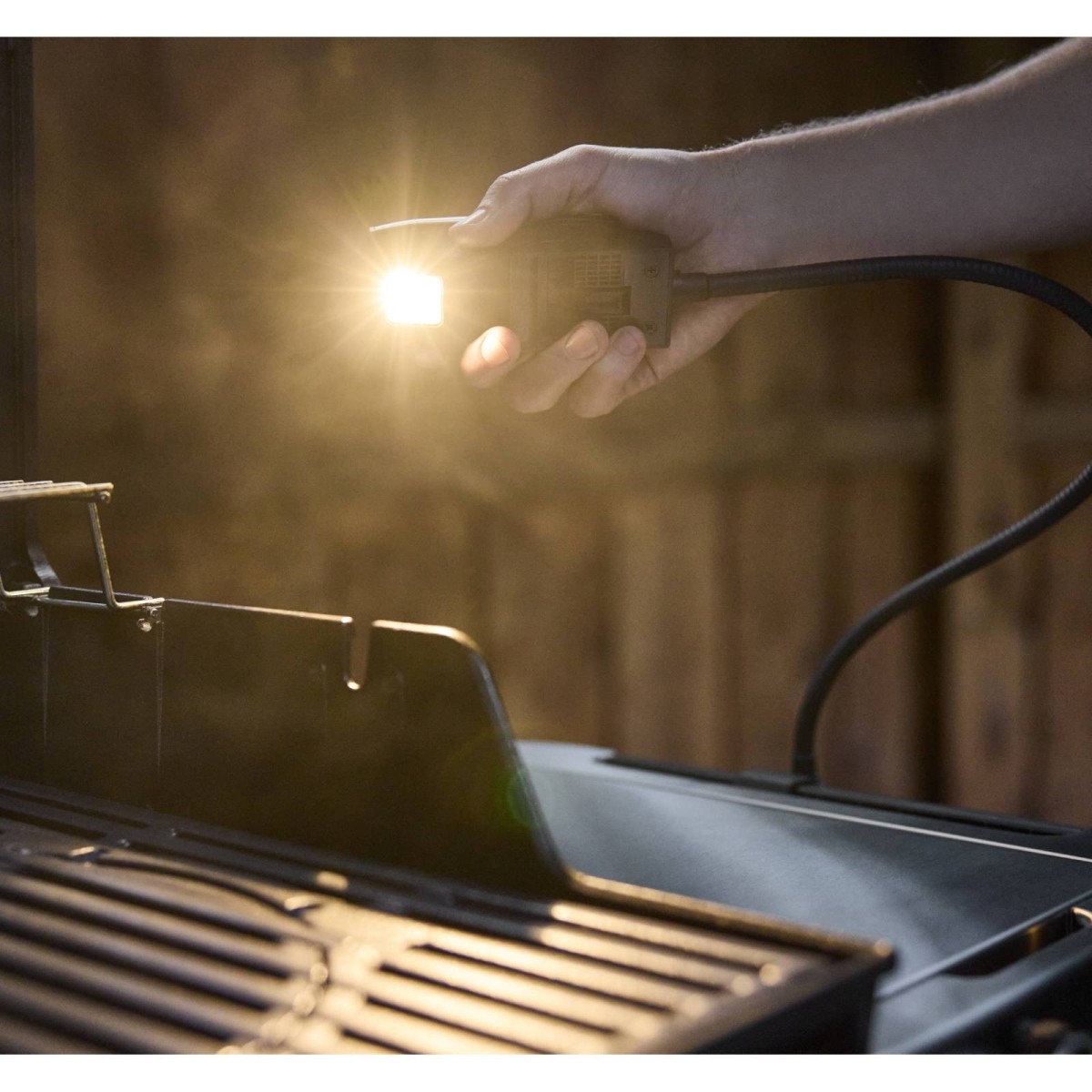 LAMPADA FLESSIBILE WEBER WORKS | Il Mondo del Barbecue