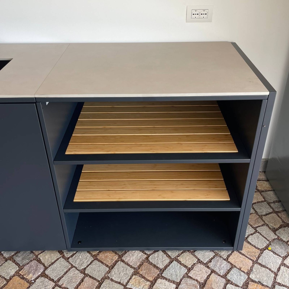 MODULO A GIORNO BRABURA CT 90 ANTRACITE | Il Mondo del Barbecue