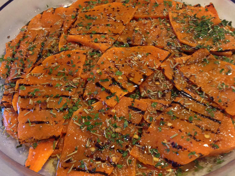 Zucca grigliata, rucola e peperoncino